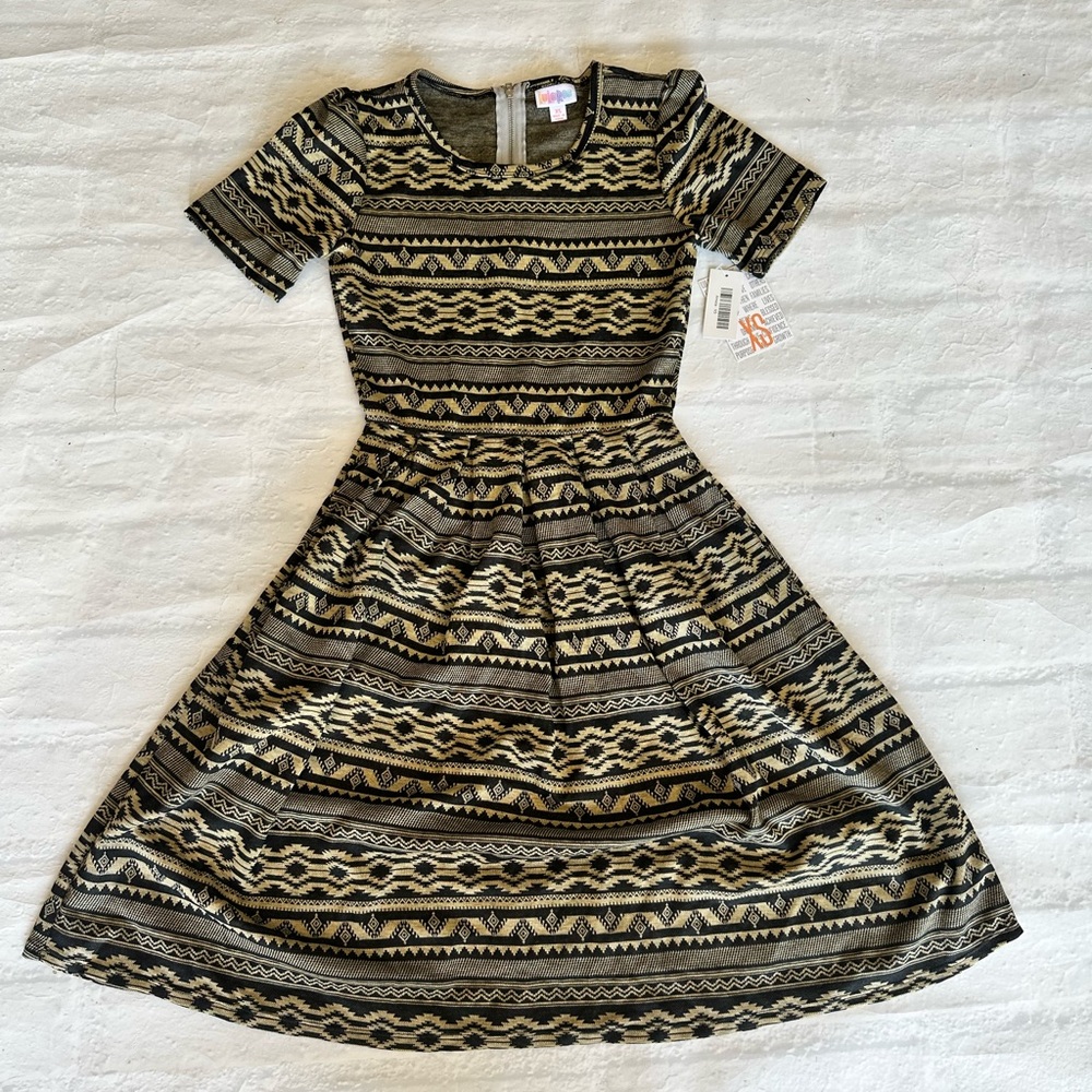 ✨NWT✨ LuLaRoe Amelia Dress XS